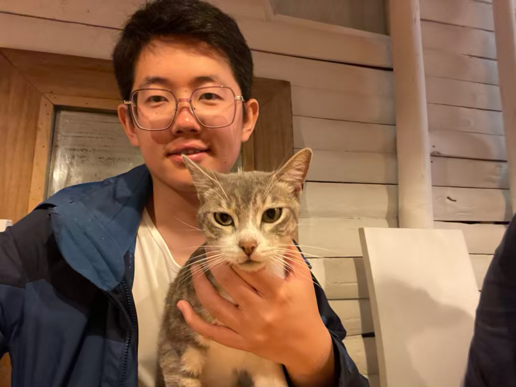 另一只不怕人的猫（不是Chiki）